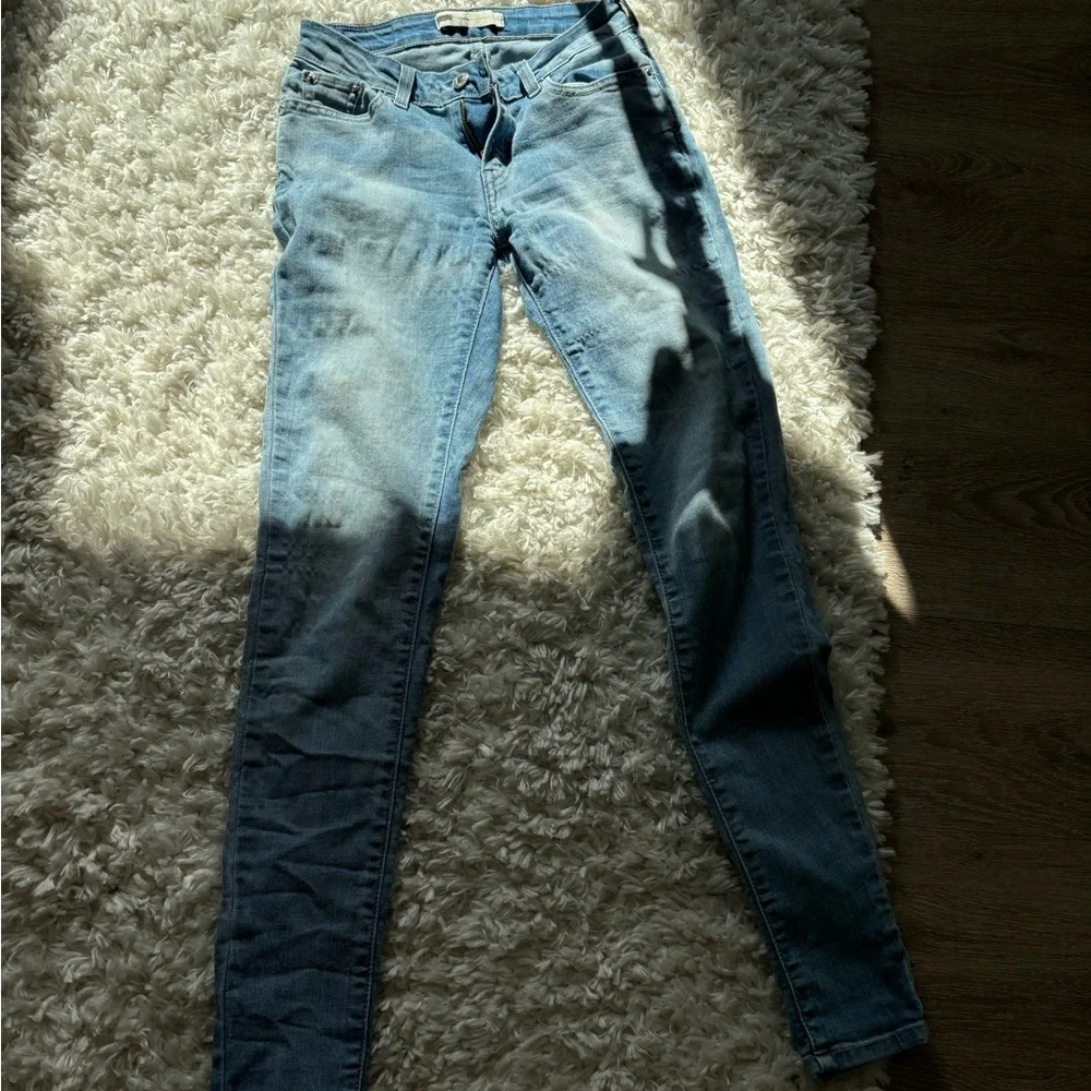 Levi’s - Picture 4 of 4